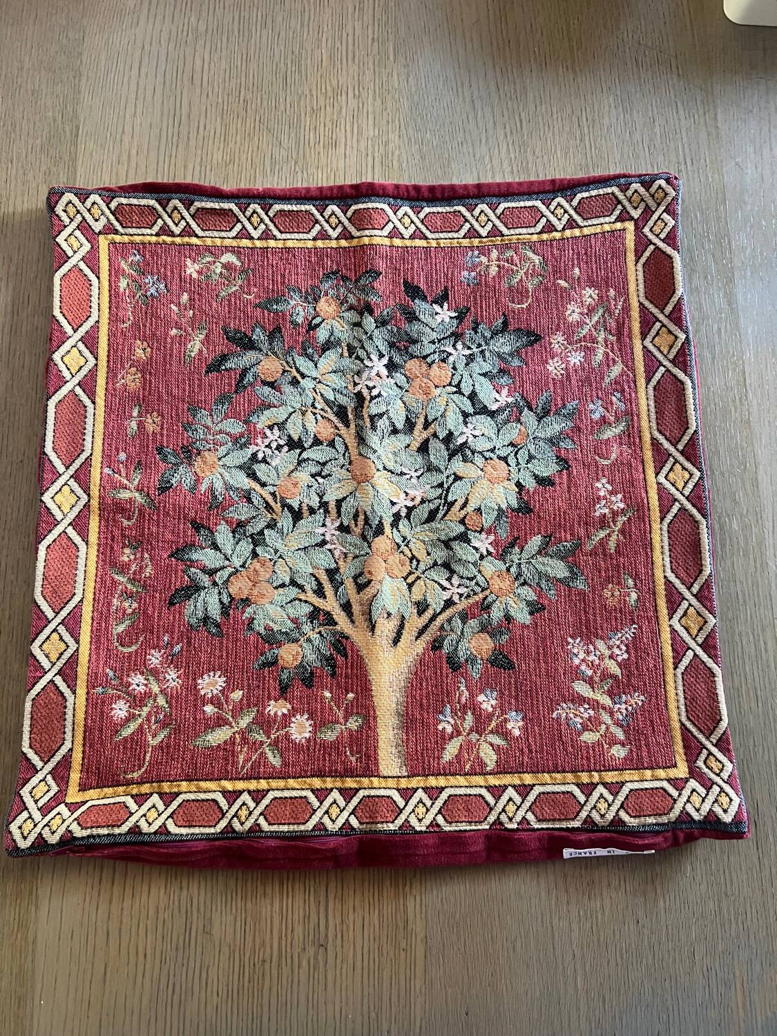 Globus cushion cover