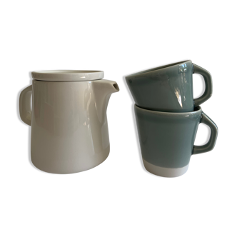 Teapot and mugs Jars Canteen