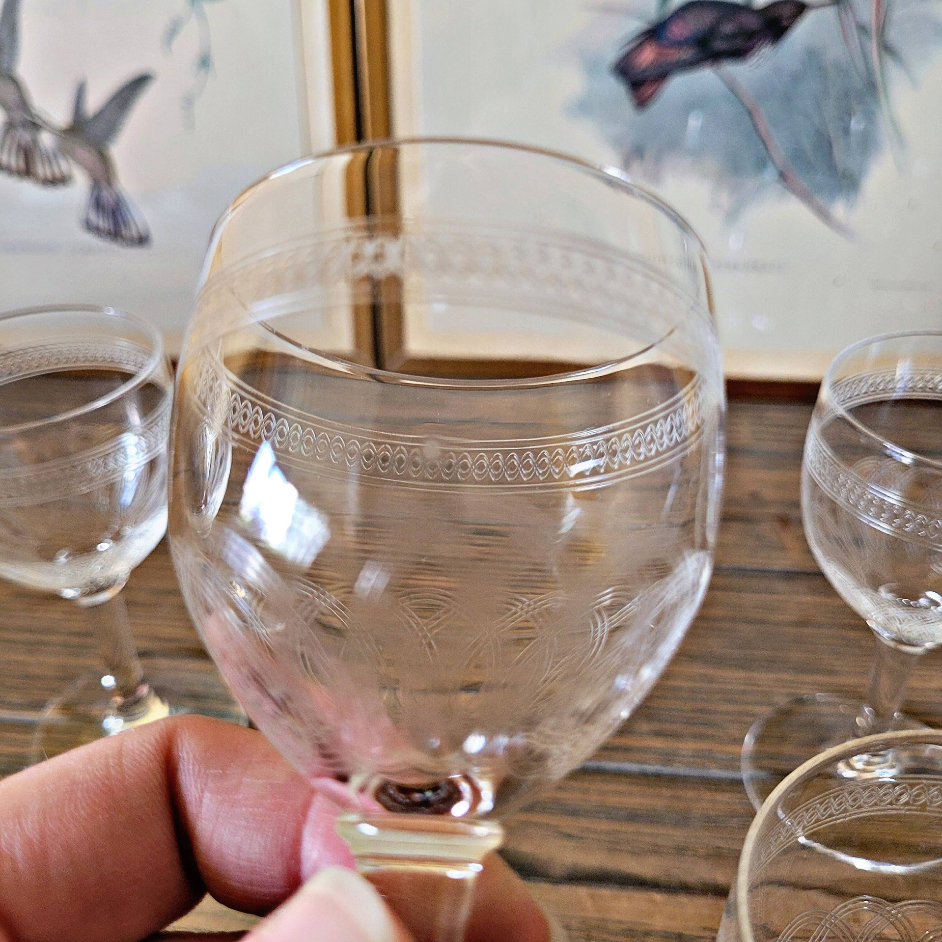 Verres à vin blanc ou liqueur en cristal ancien guilloché, fin 19ème début 20ème  (lot de 6)