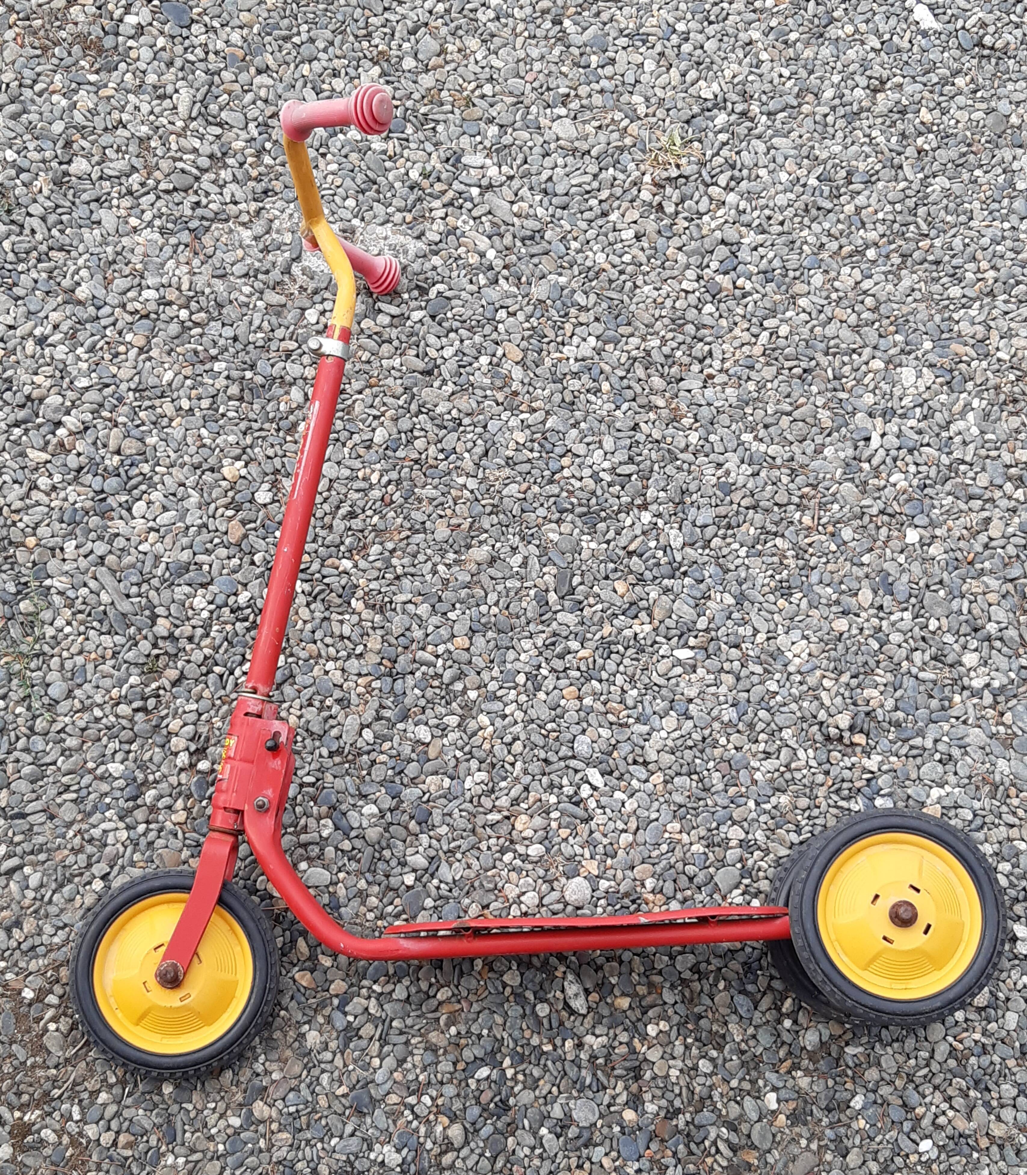 Trotinette vintage 70s pliante 3 roues