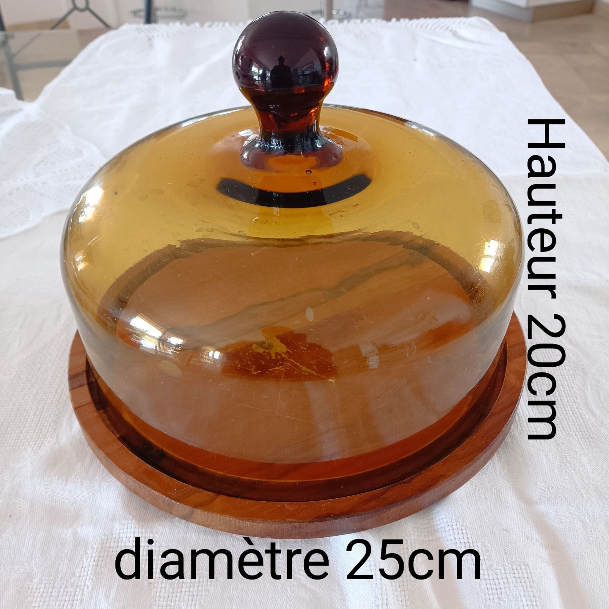 Cloche à fromage et son plateau en bois d'olivier