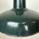 Lampe d’usine industrielle française en émail vert foncé, années 1960