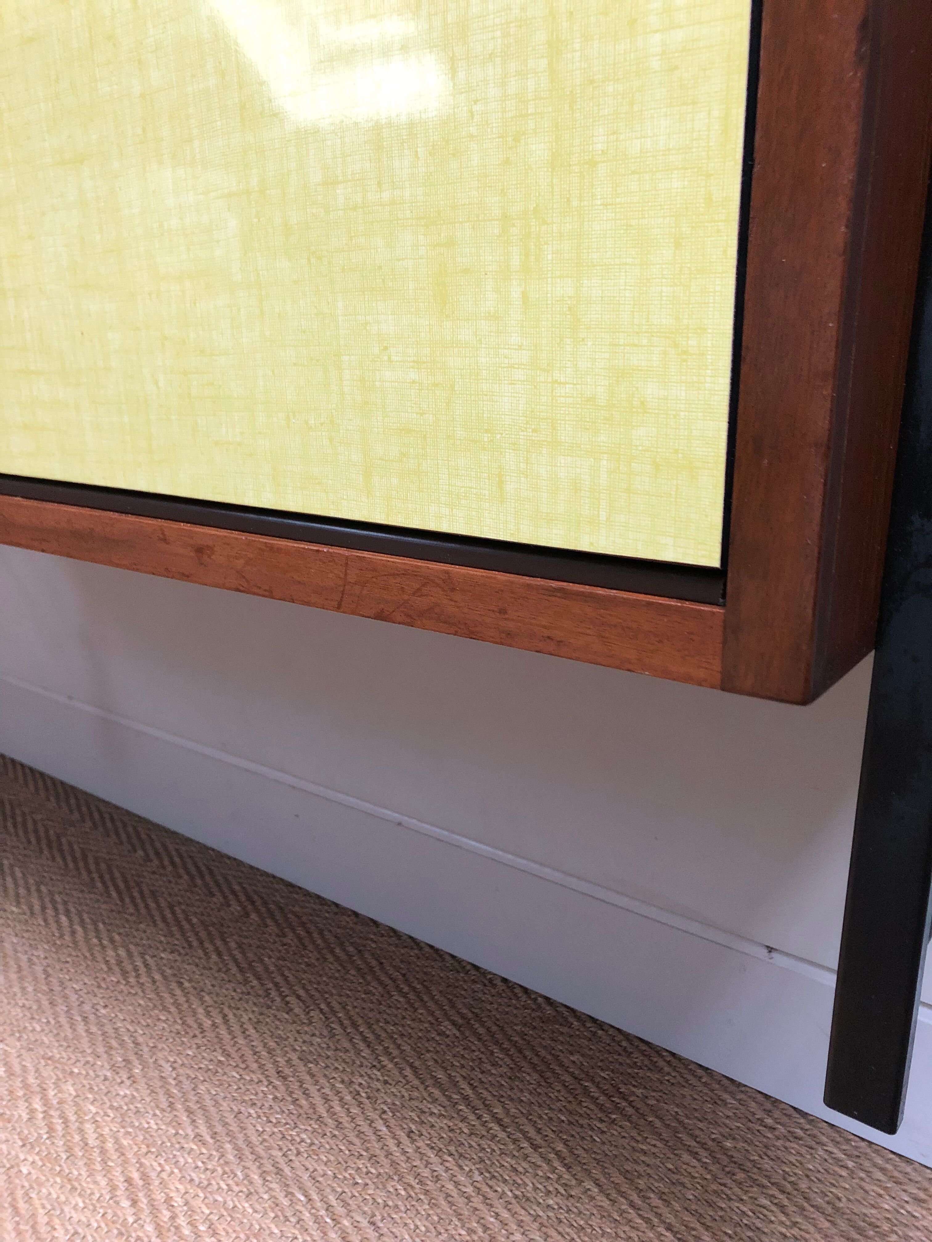 Wall-mounted sideboard