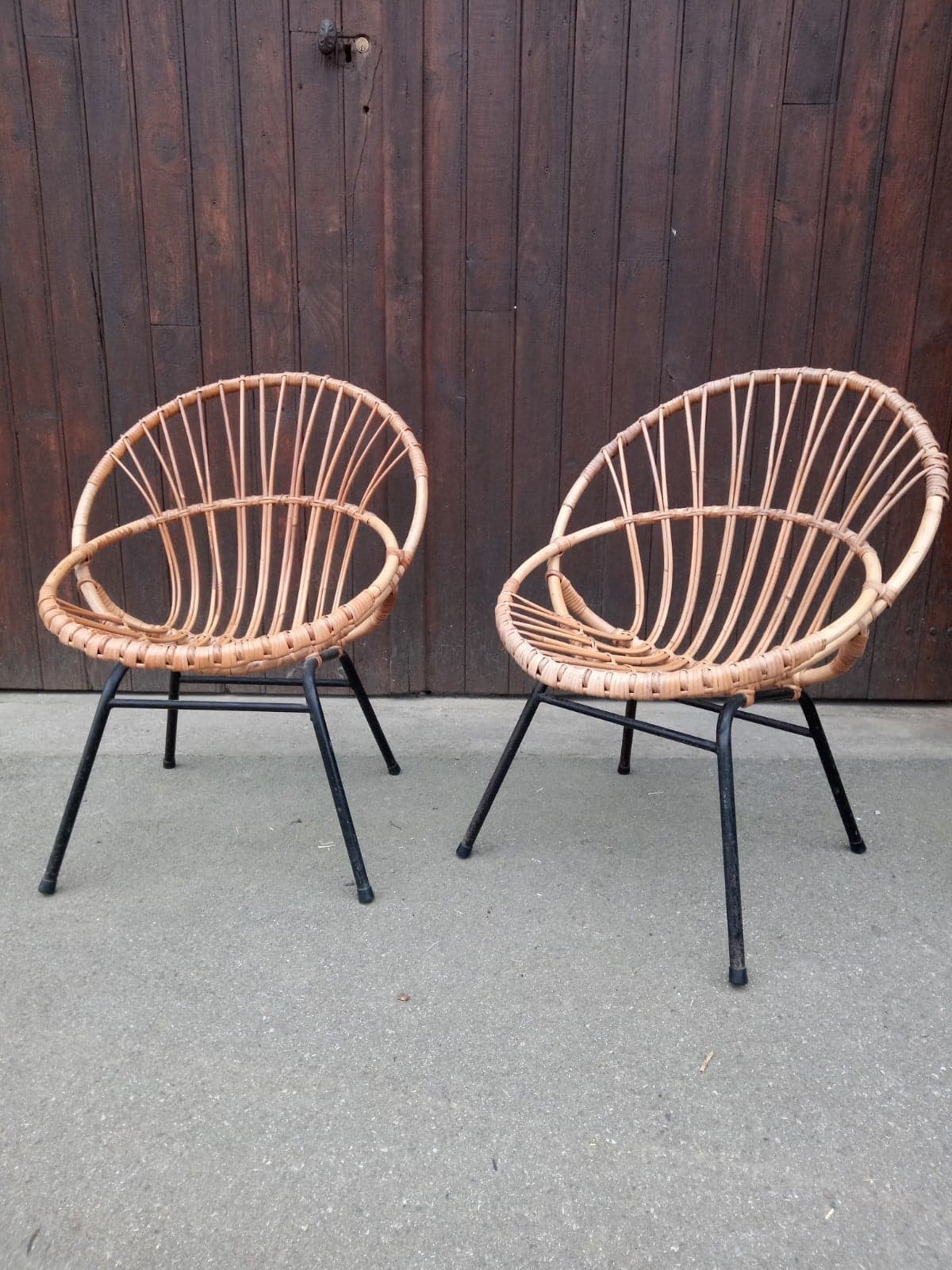 Pair of shell armchairs