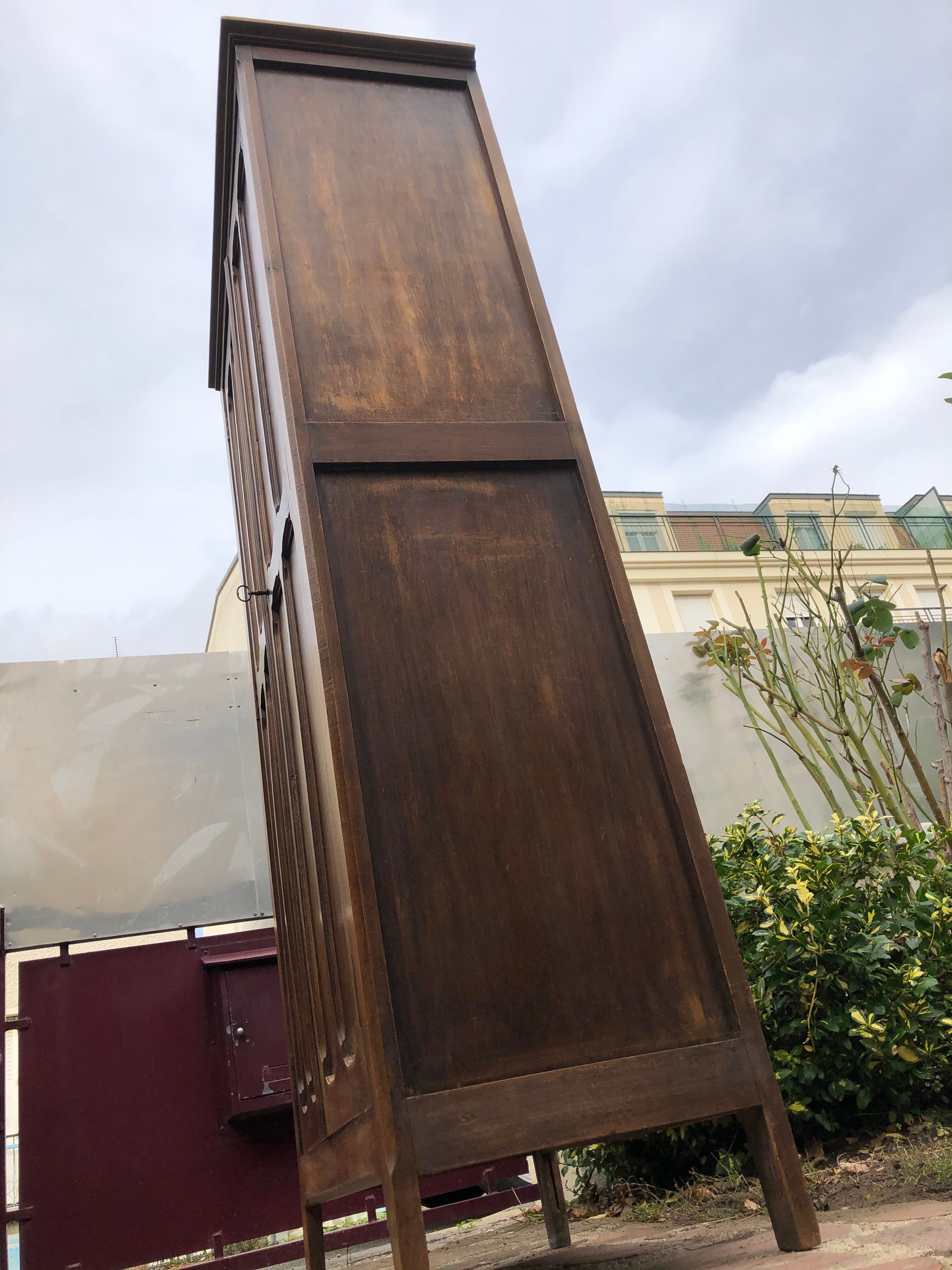 Armoire parisienne