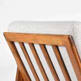 Fauteuil scandinave restauré avec repos-pieds, icône des années 60, tissu marron, teck