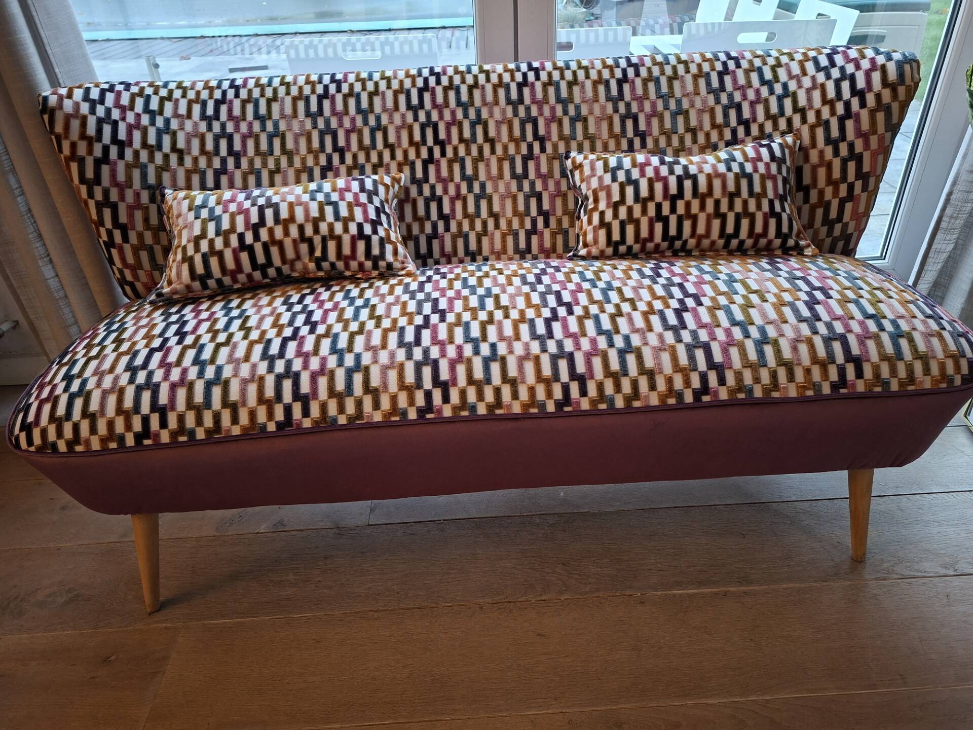 1950s cocktail lounge