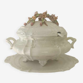 Italian porcelain and slip soup tureen with spoon and presentation dish