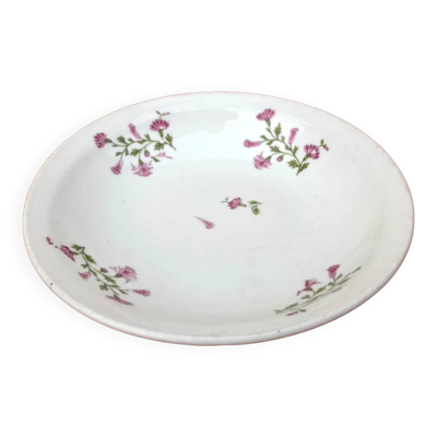 Assiette creuse  porcelaine blanche à décor floral, années 1900