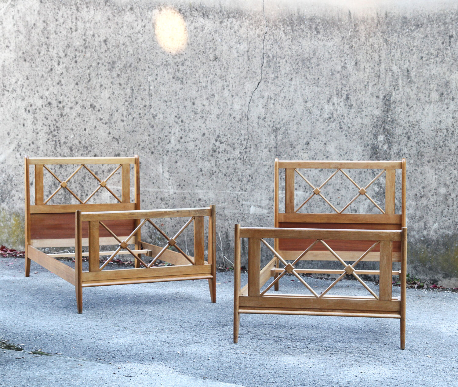 Twin beds to braces 1950