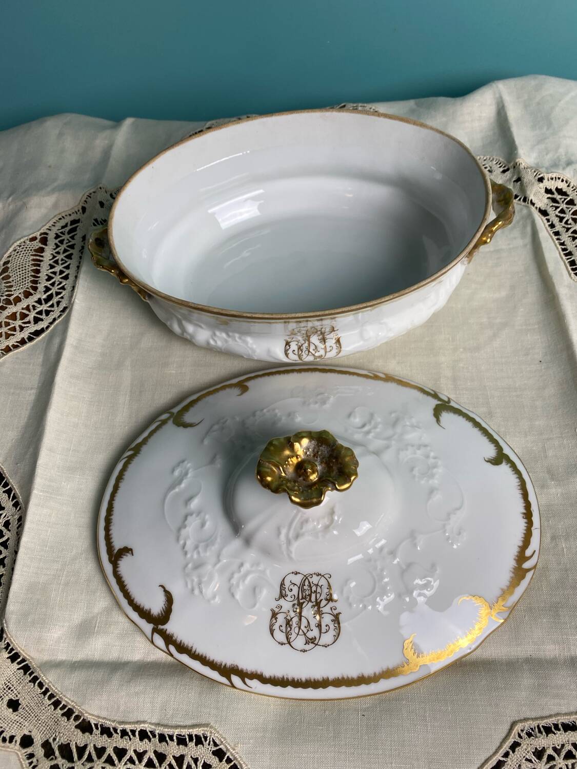 Soup tureen, vegetable dish in fine Limoges porcelain Monograms PJC gold