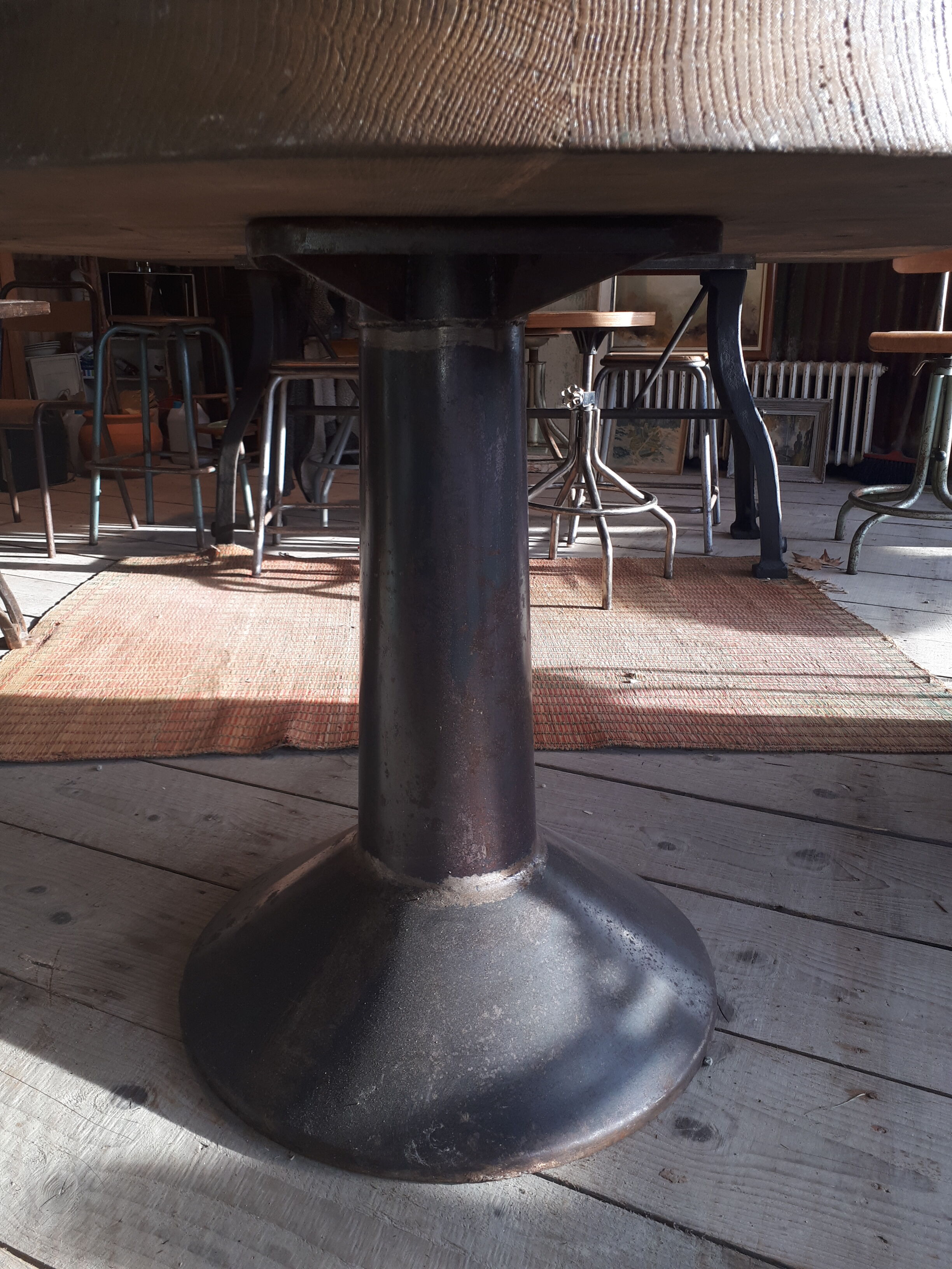 Round table