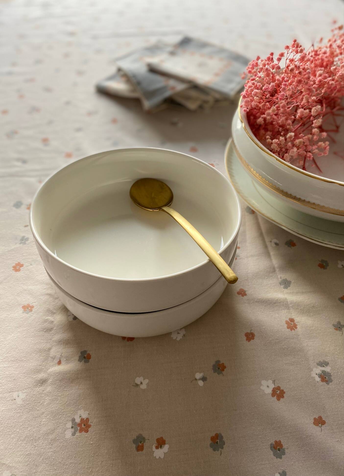 Vintage tablecloth and matching napkins