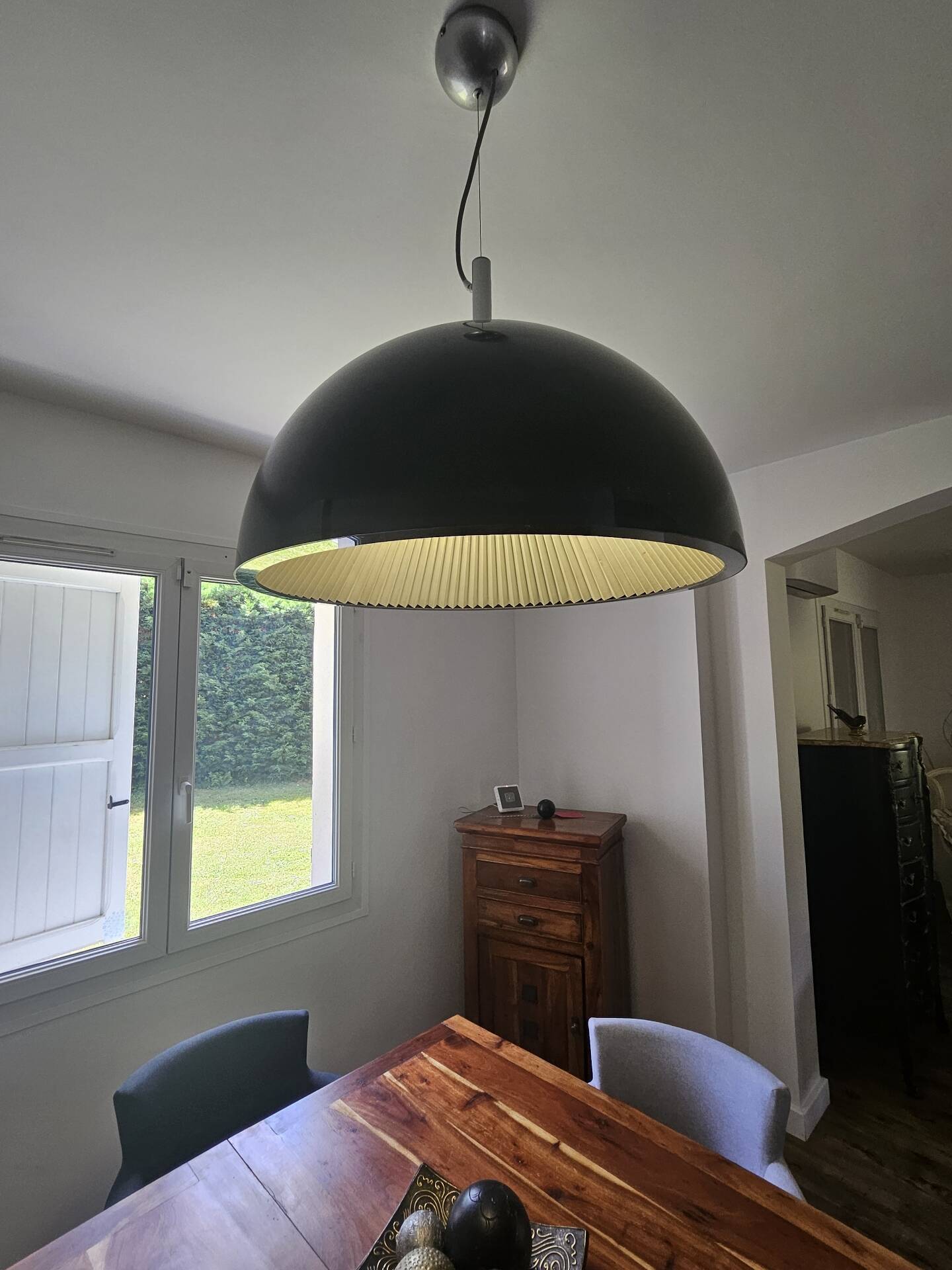 1 set of 3 black lacquered umbrella-style pendants
