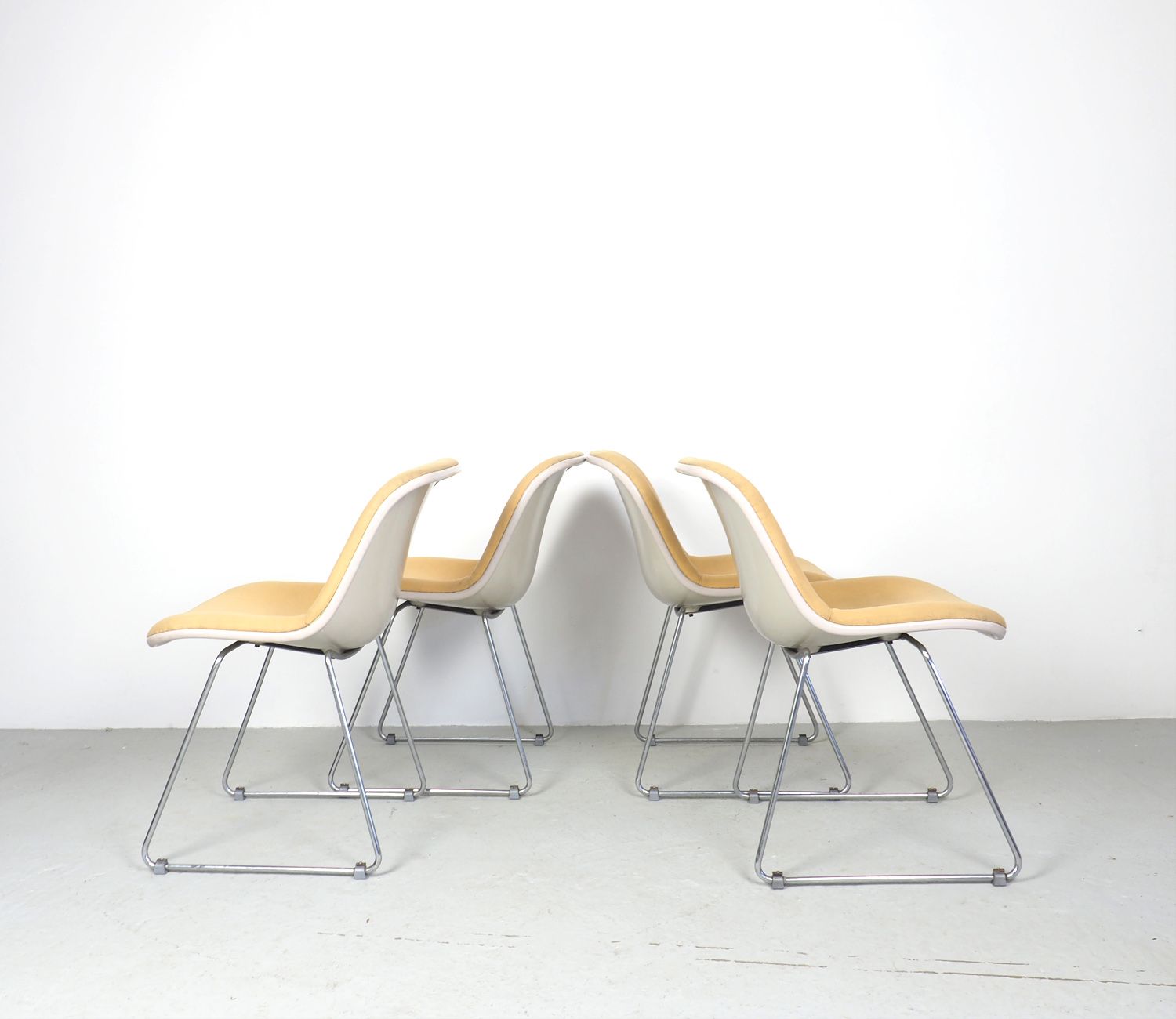 Set of 4 Houtoku for Artifort Spirit dining chairs, Japan 1970