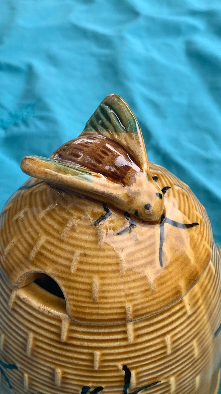 Slush beehive and bee honey pot, enameled ceramic
