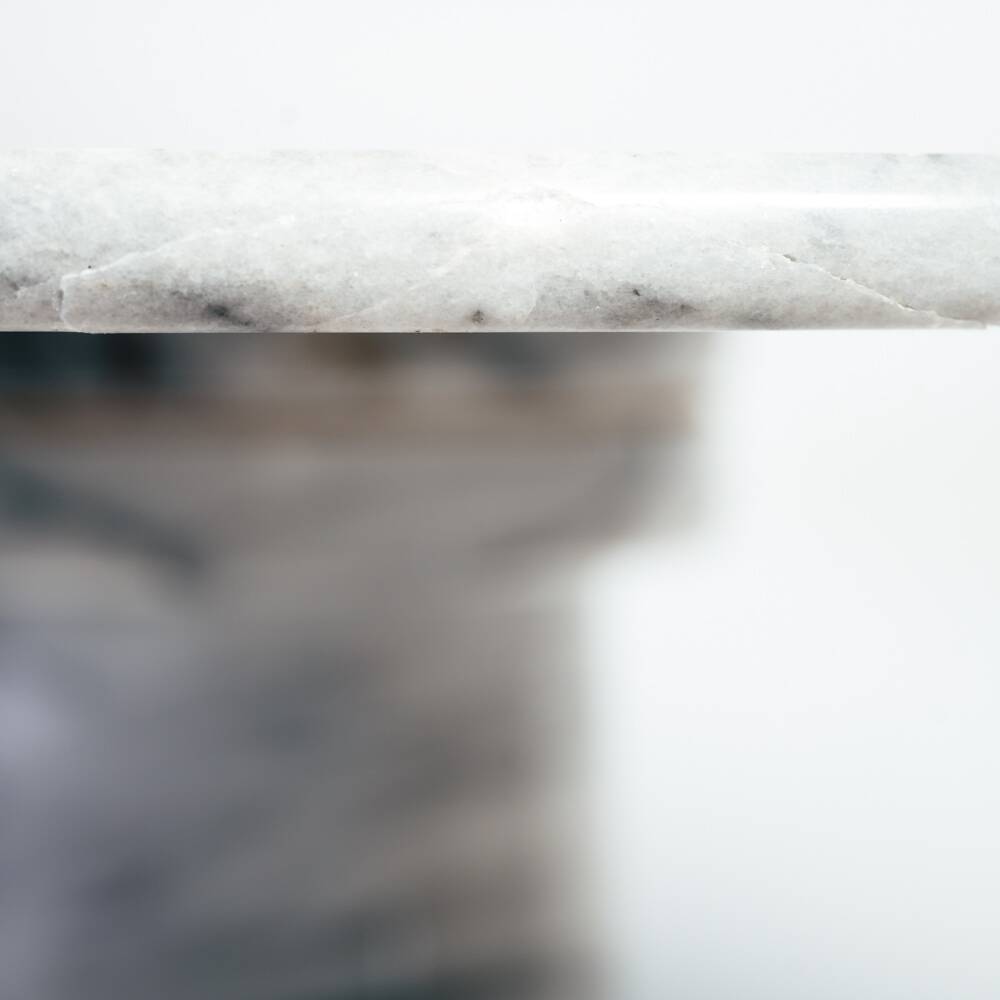 Table à manger ronde en marbre blanc dans le style d'Angelo Mangiarotti