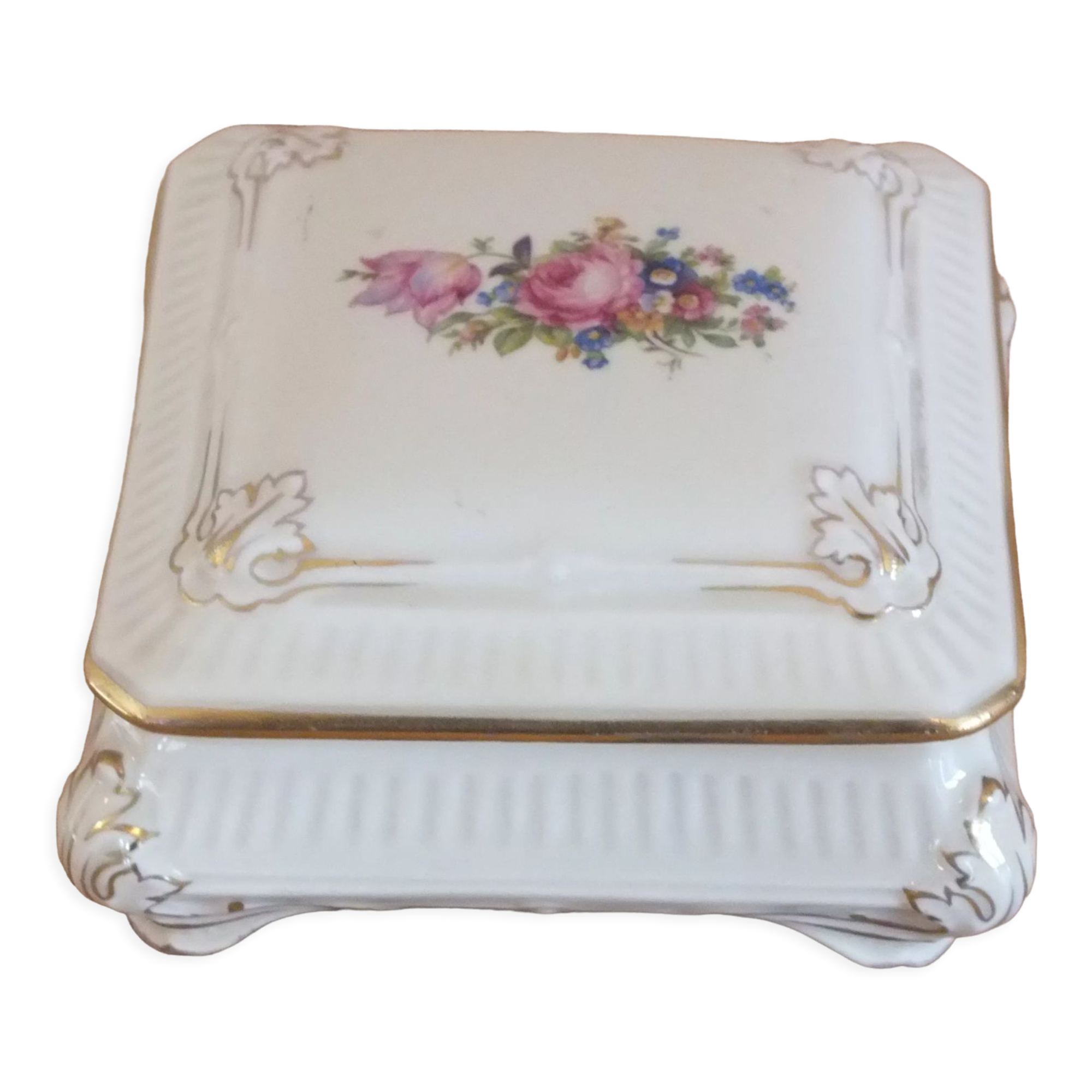 Porcelain candy box floral decoration