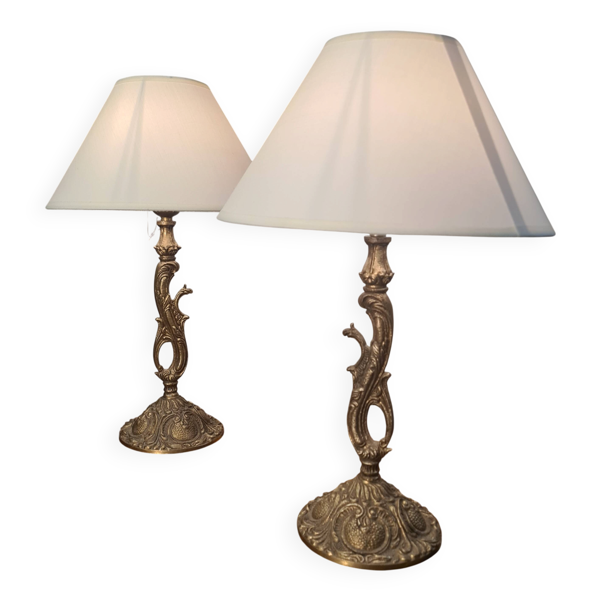 Pair of bronze bedside lamps in Rococo style 42x24, electrical working, very pretty.