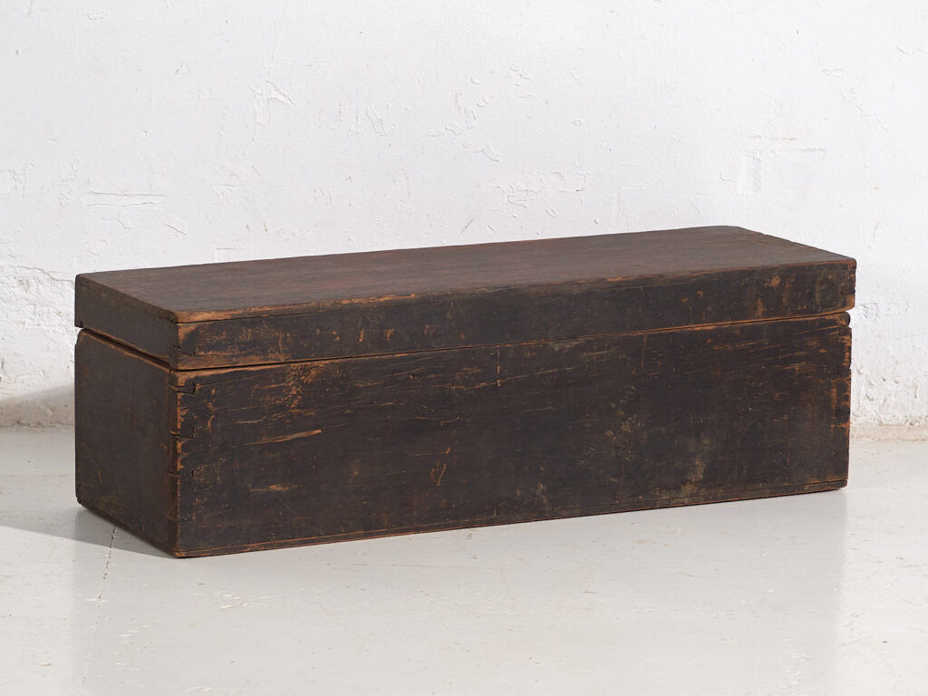 Ancient Chinese chest in red garnet (c.1900) #11