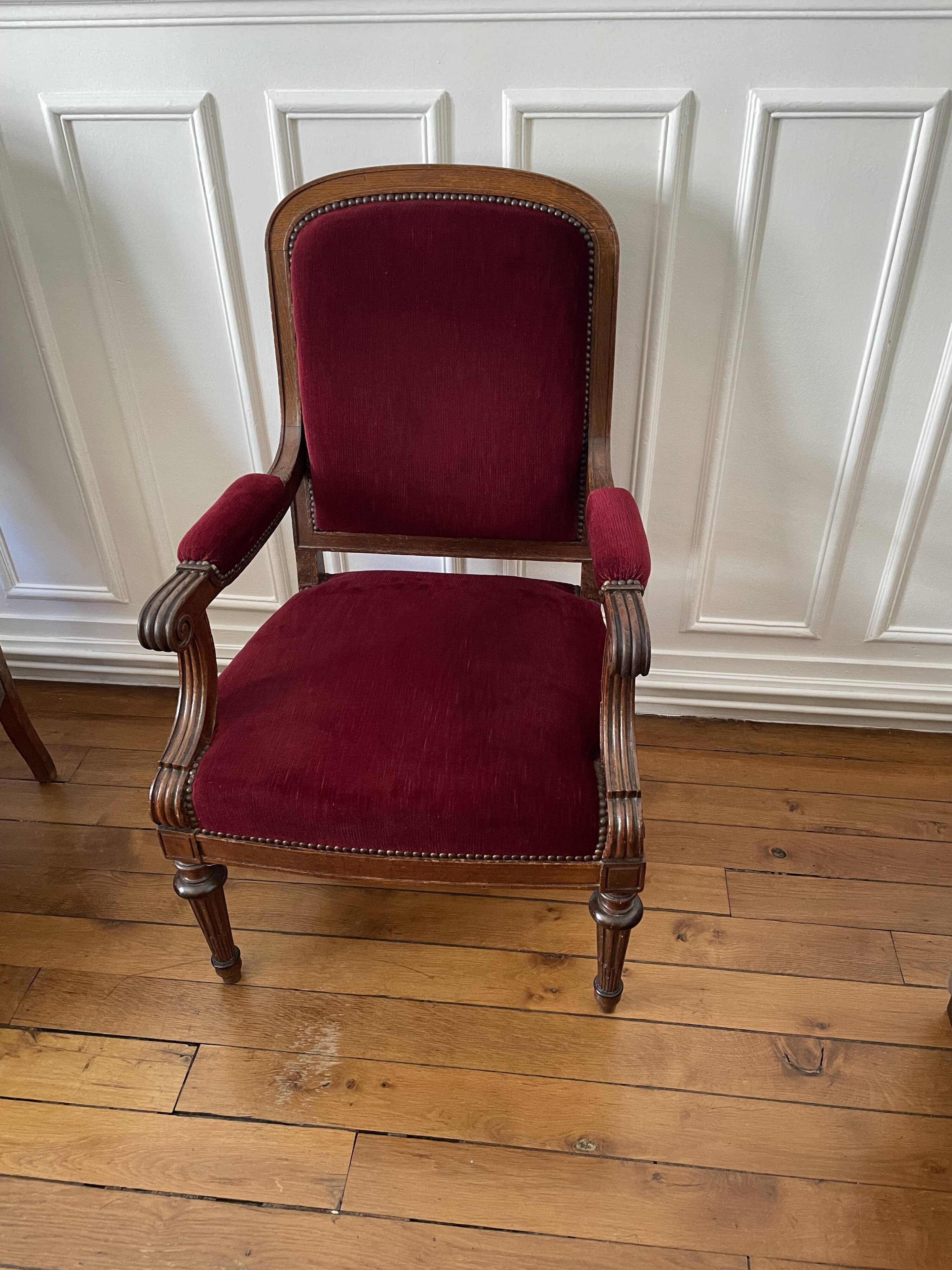 Voltaire armchair in solid oak and velvet