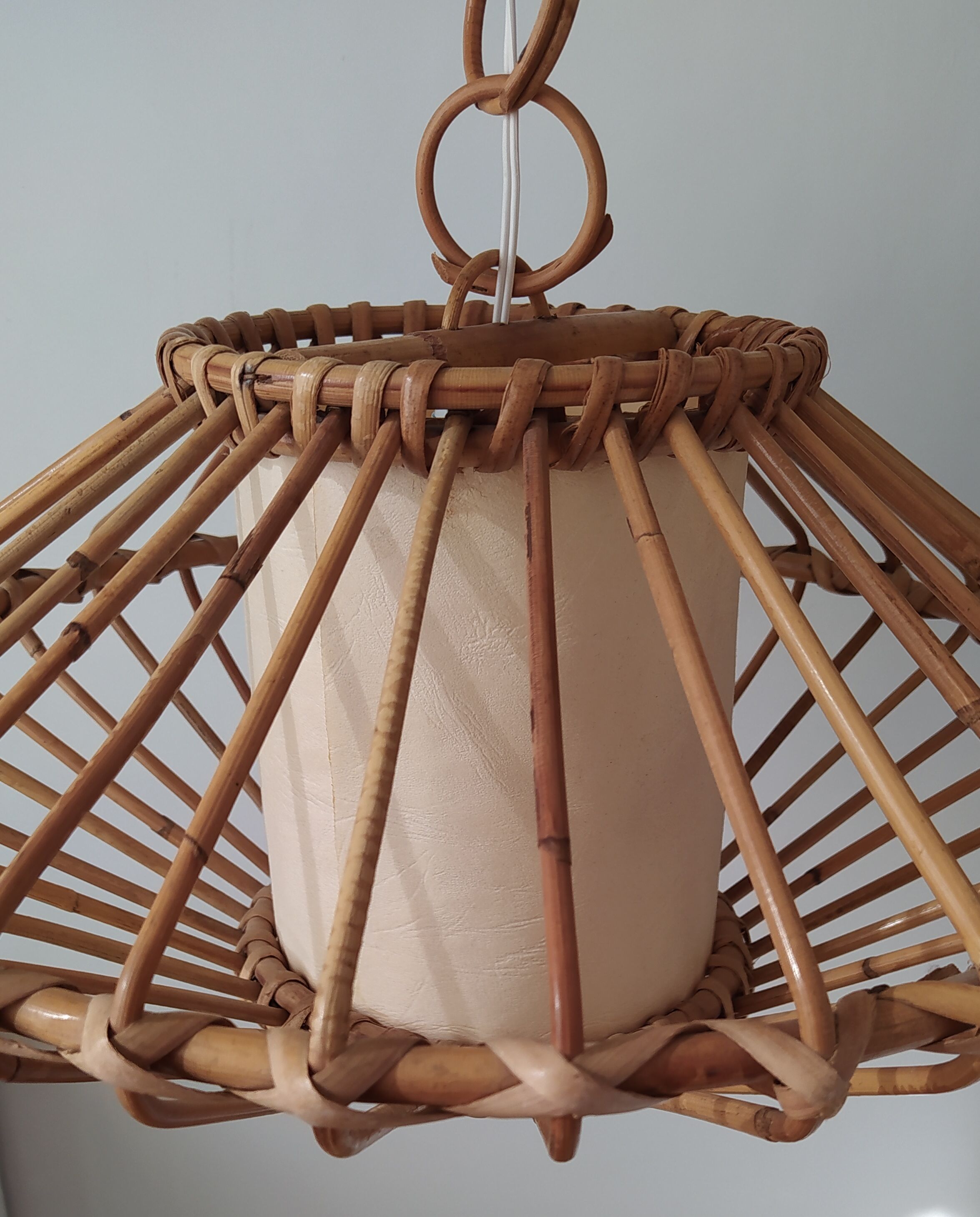 Suspension en rotin vintage