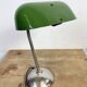Lampe de table de banquier vintage en émail vert, années 1950