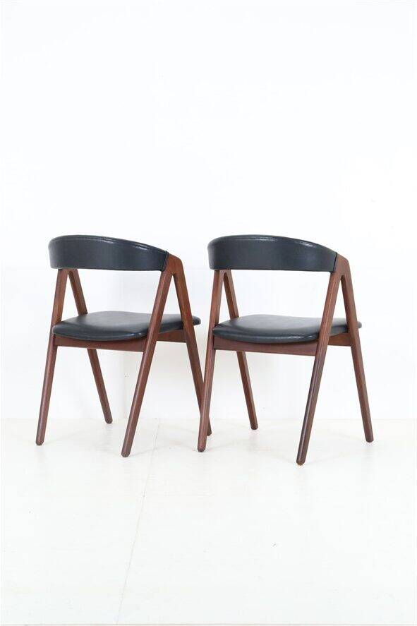 Set of 2 “A-Chairs” / teak chairs / recycling leather / black / Mid Century Danish Modern Design / 1960s