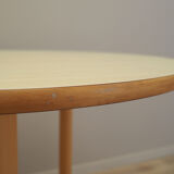 Table ronde en hêtre, design danois, années 1990, production: Danemark