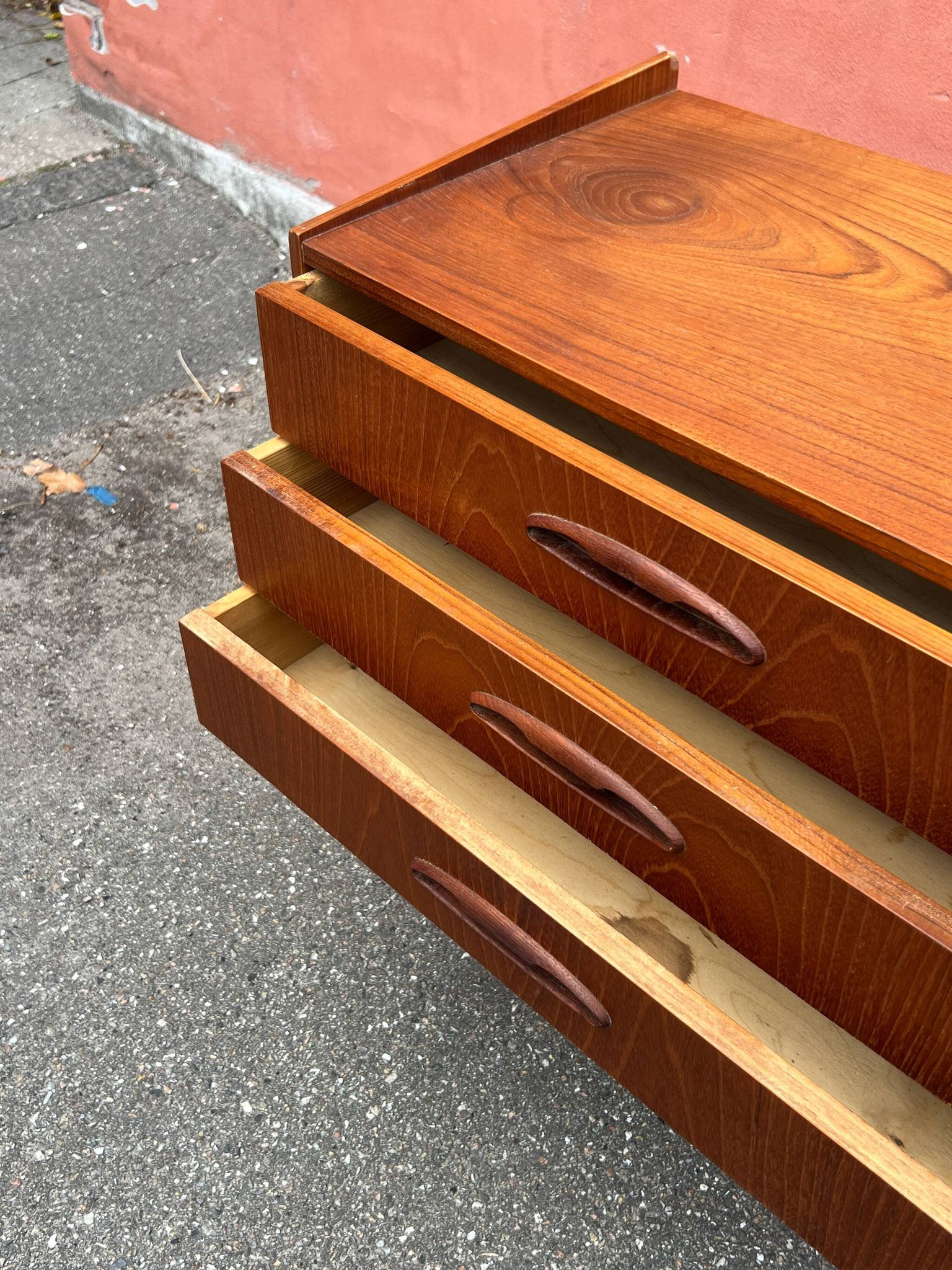 Vintage Danish teak chest of drawers / bedside table, mid-century modern, 1960.