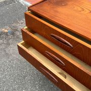 Vintage Danish teak chest of drawers / bedside table, mid-century modern, 1960.