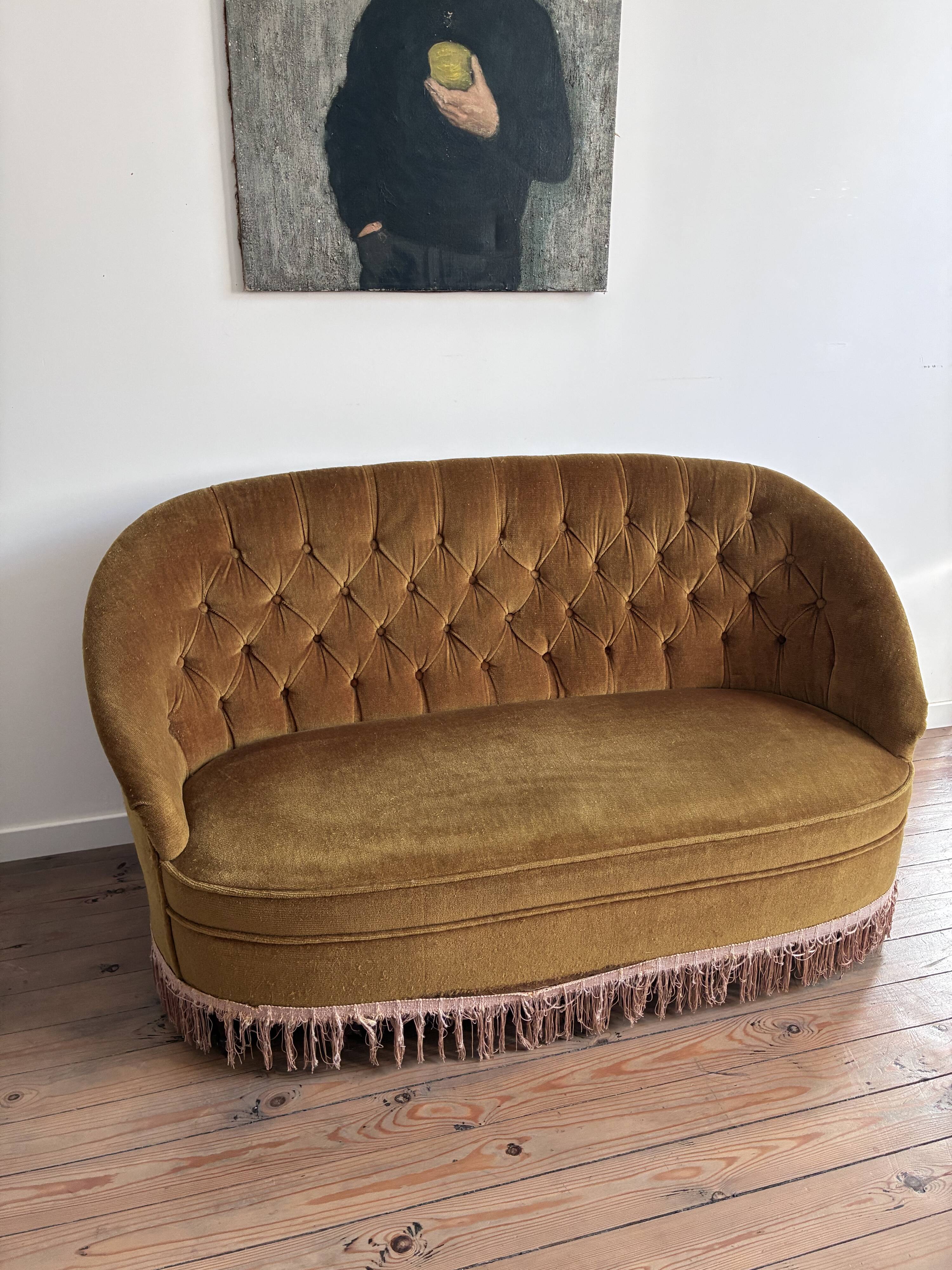 Two-seater toad sofa