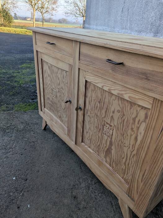 Enfilade, buffet with compass legs
