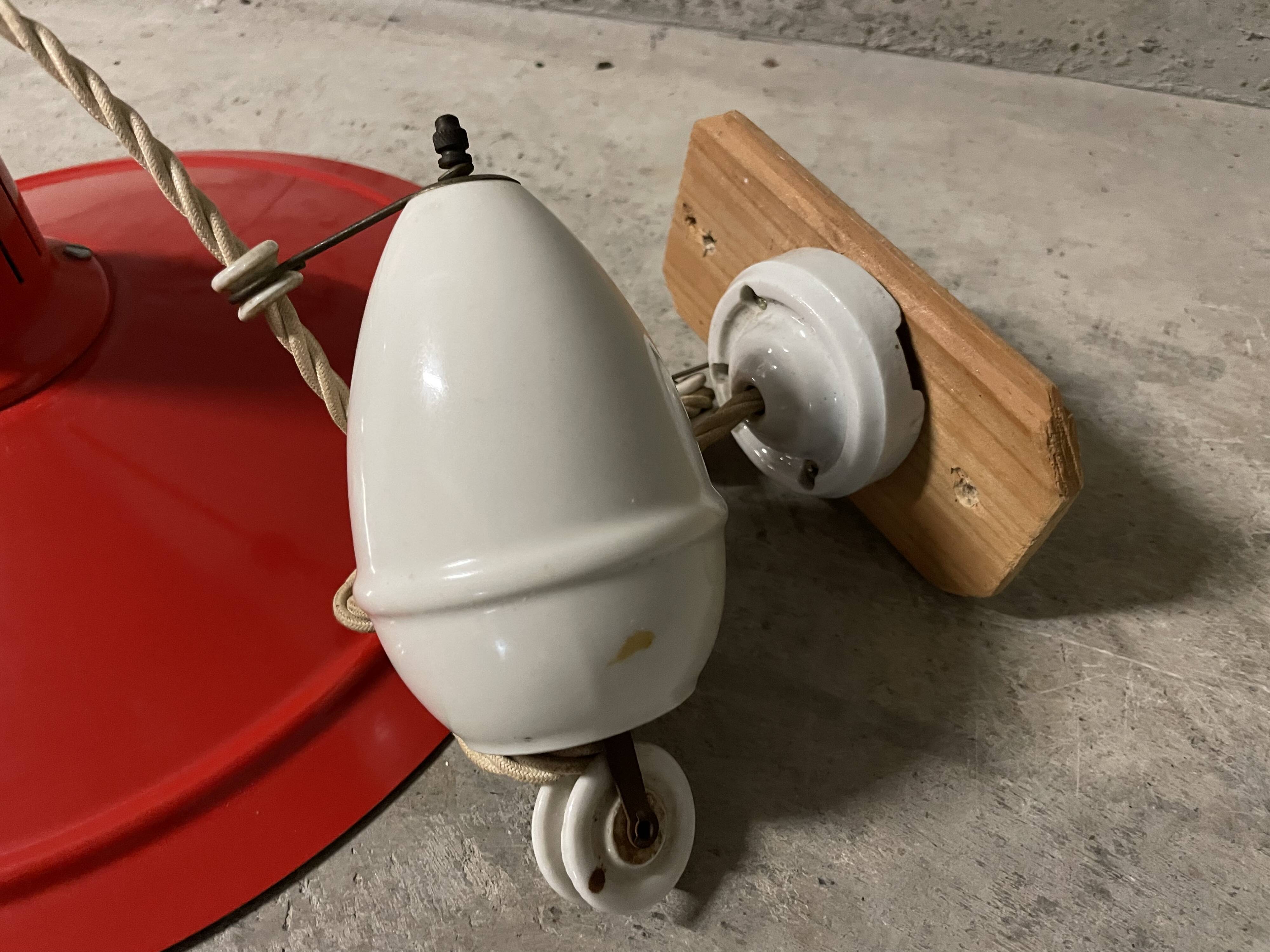 Suspension rises and falls 60s