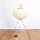 AKARI 10A floor lamp by Isamu Noguchi