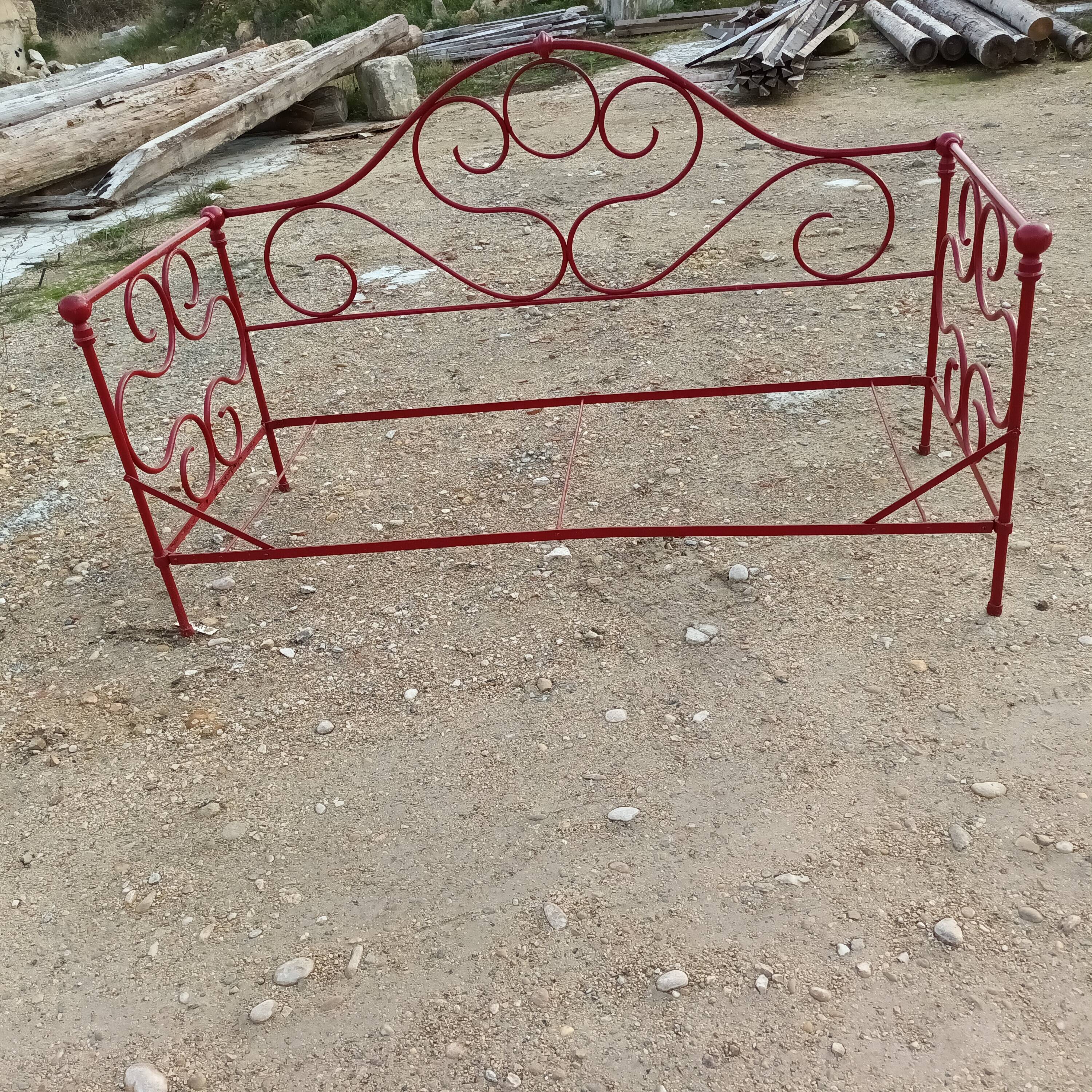 Iron bed