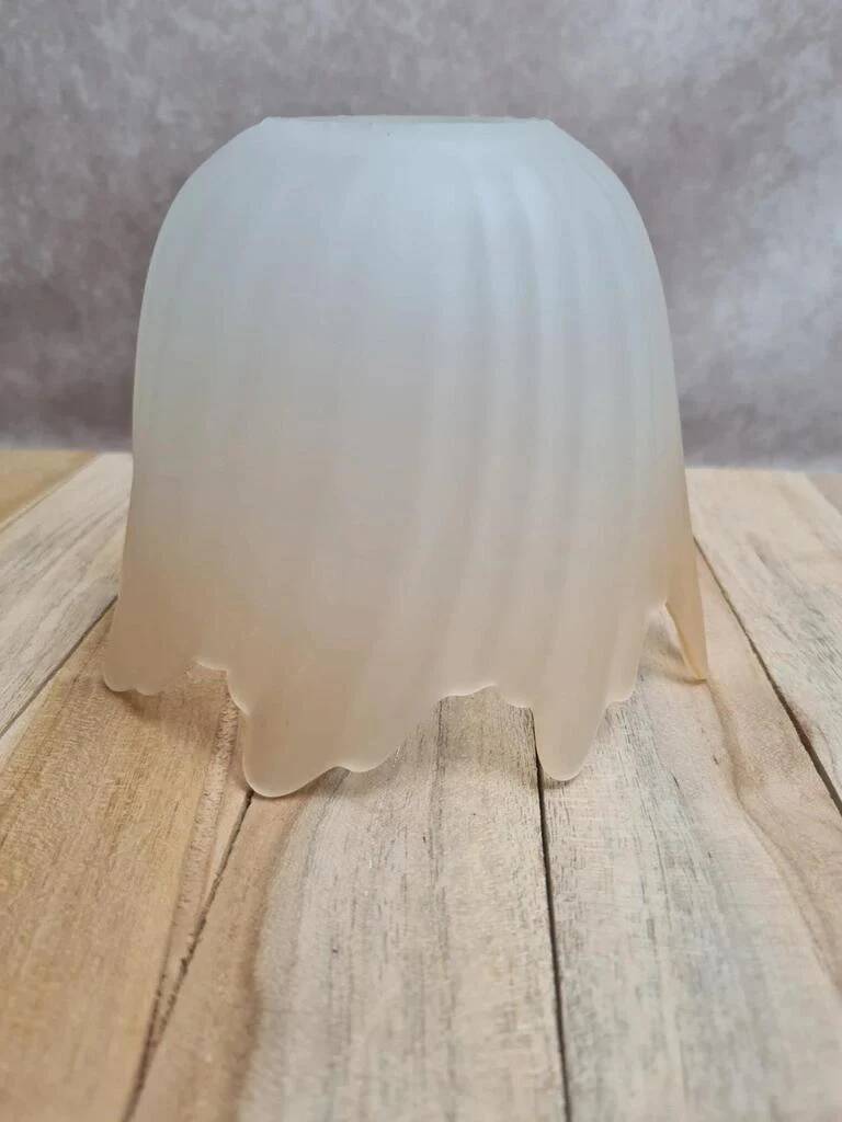 Vintage tulip lampshade in frosted glass.