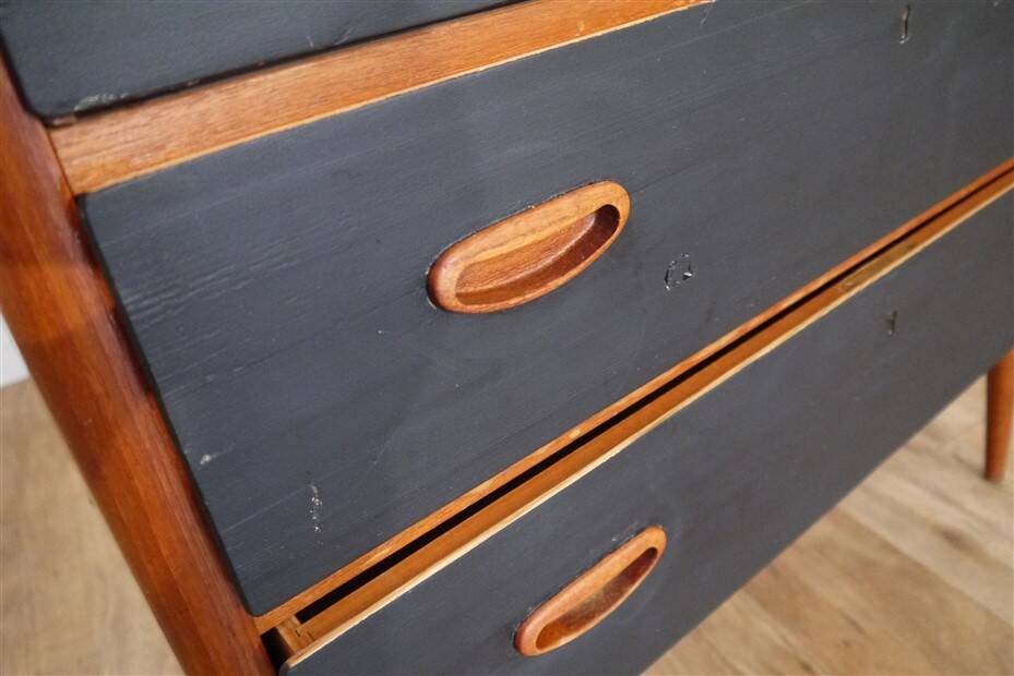 Vintage scandinavian teak chest of drawers