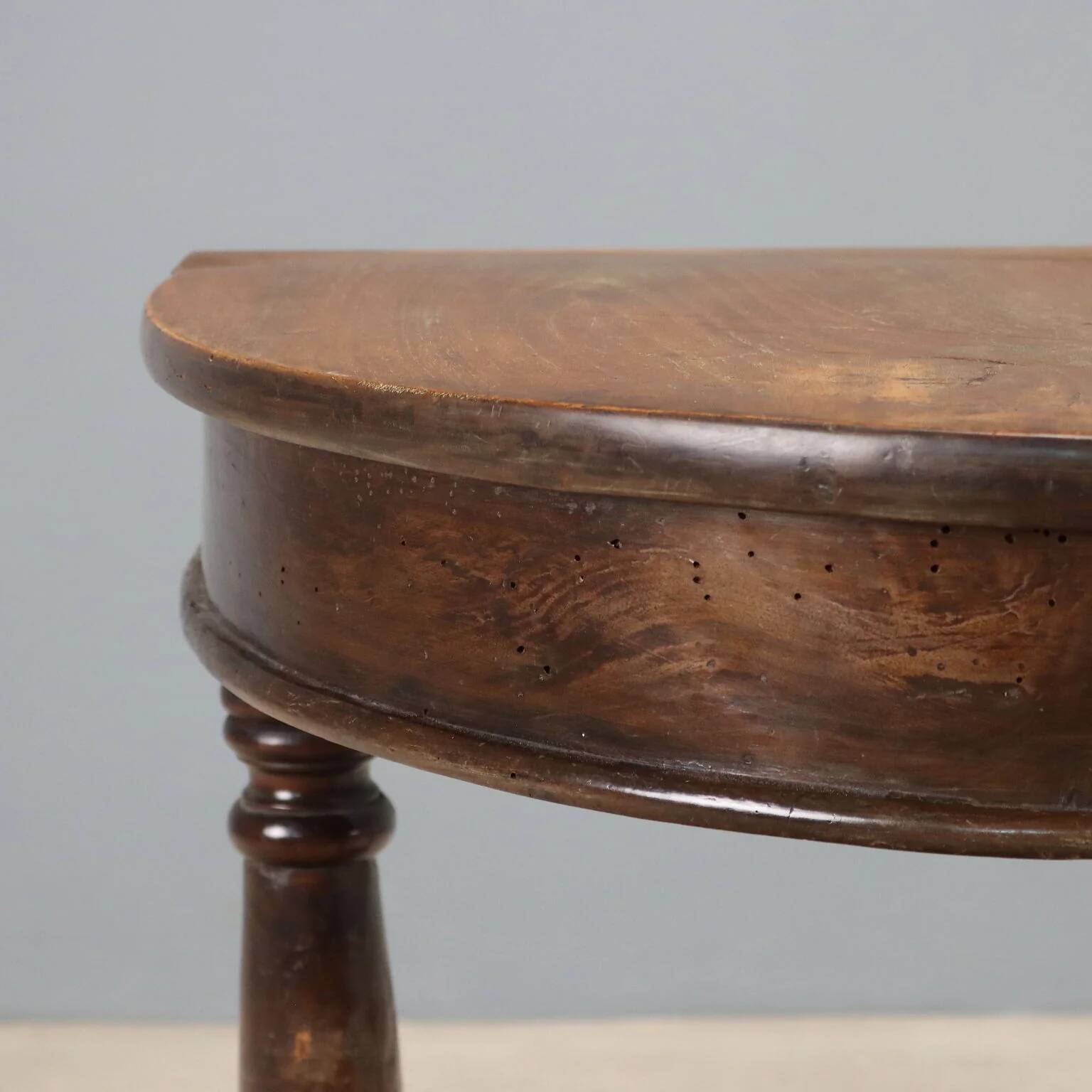 Half-moon console in walnut - Italy 19th century
