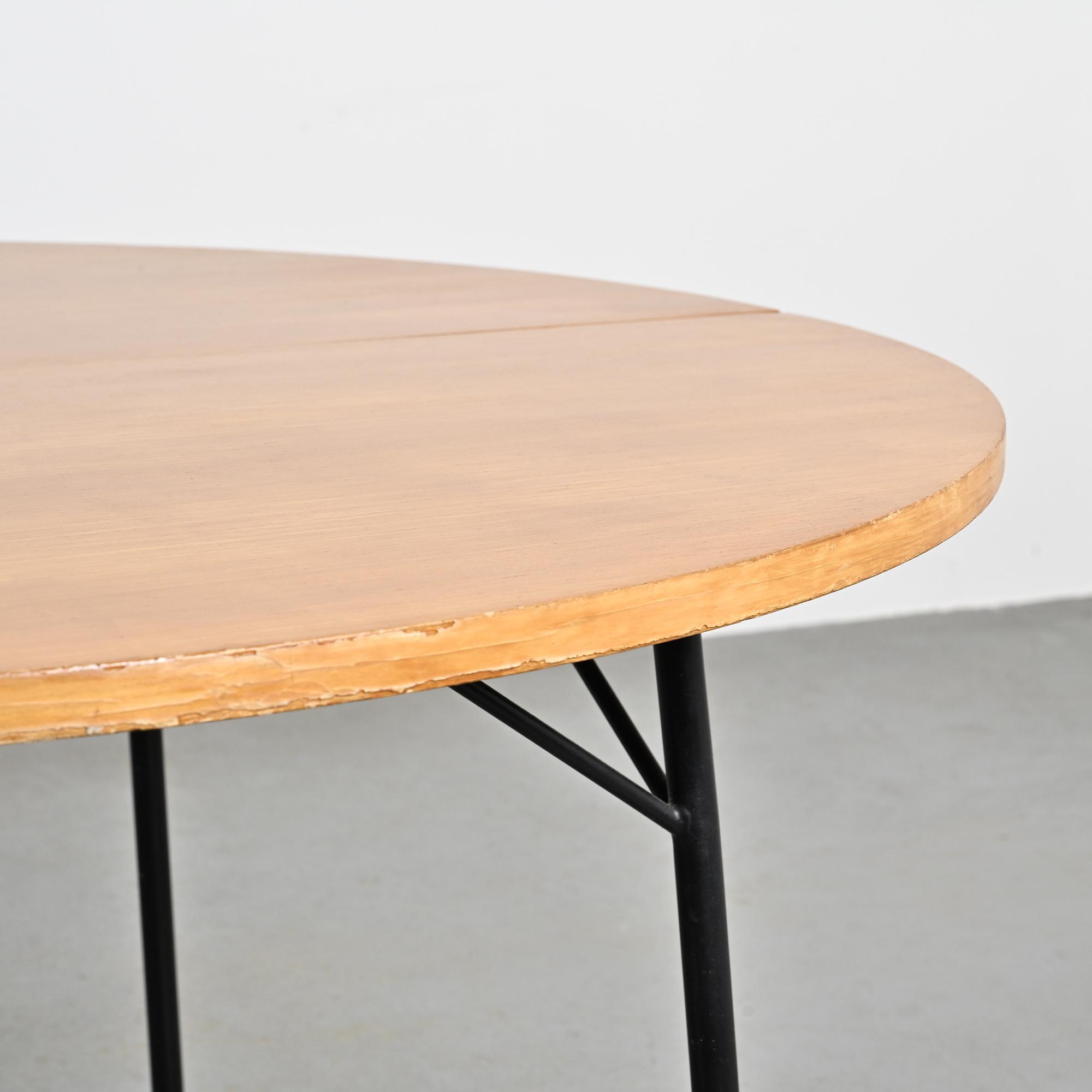 Model 302 table in ash by Alain Richard, 1954, T.V. Furniture.