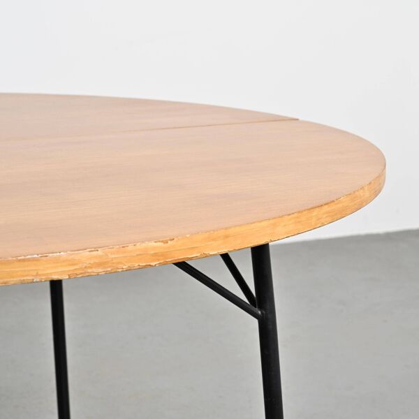 Table modèle 302 en frêne par Alain Richard, 1954, Meubles T.V.