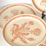 Flat plates in stoneware thistle decoration