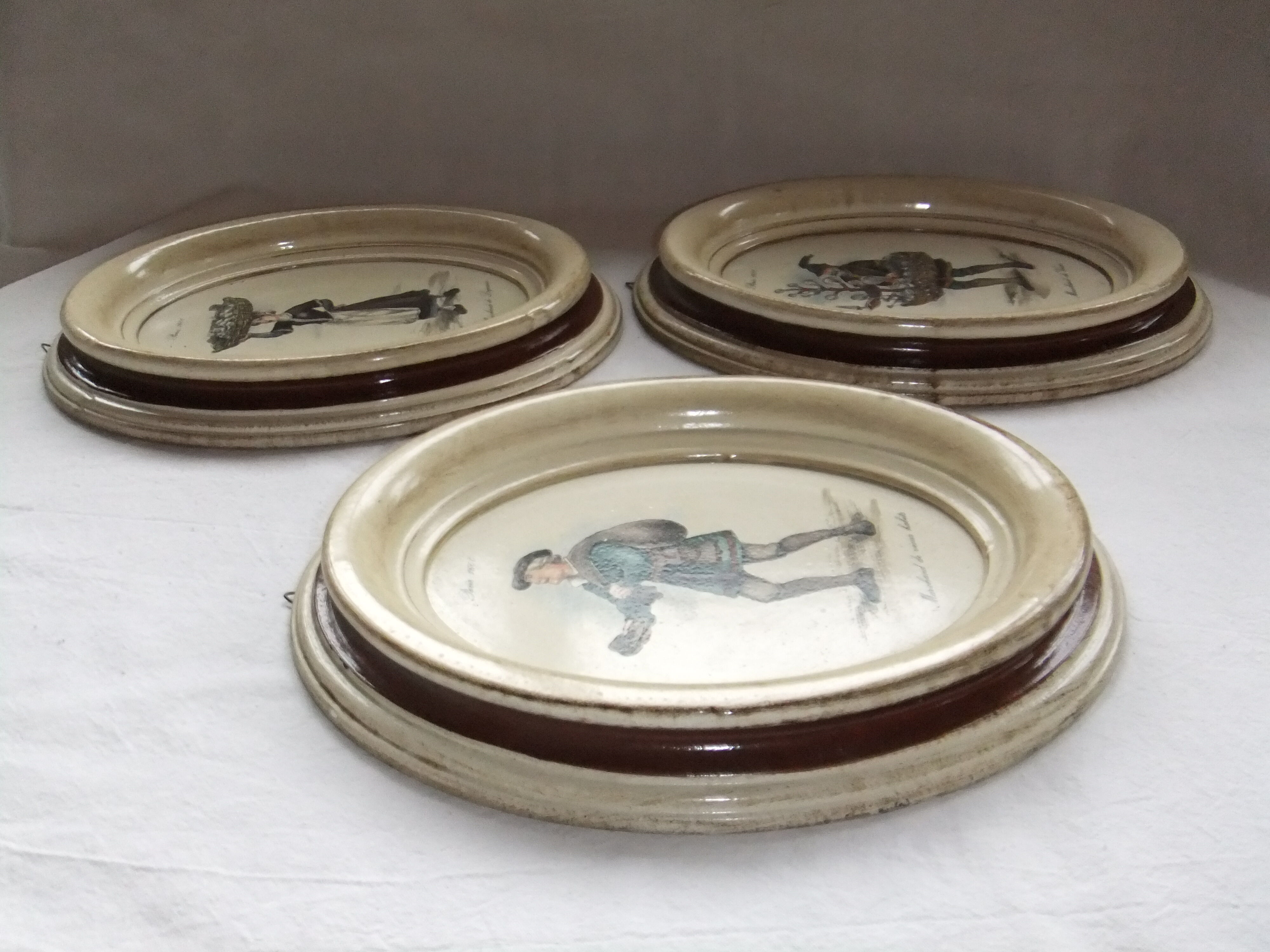 Table frame medallion old trades vintage decoration