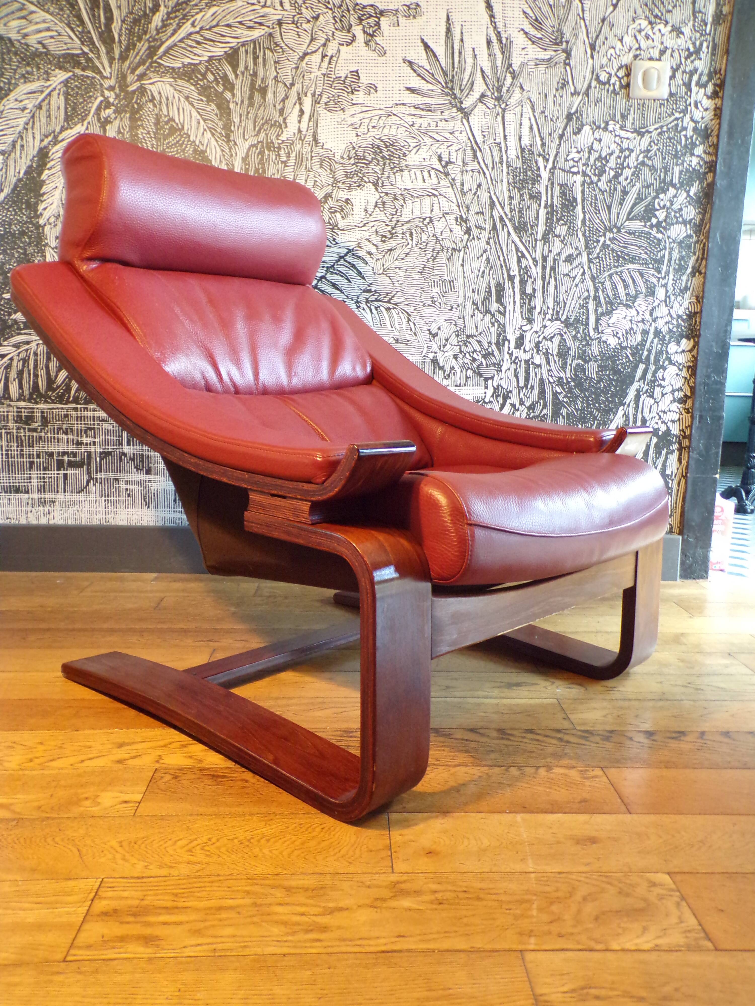 Krokken Nelo armchair in red leather