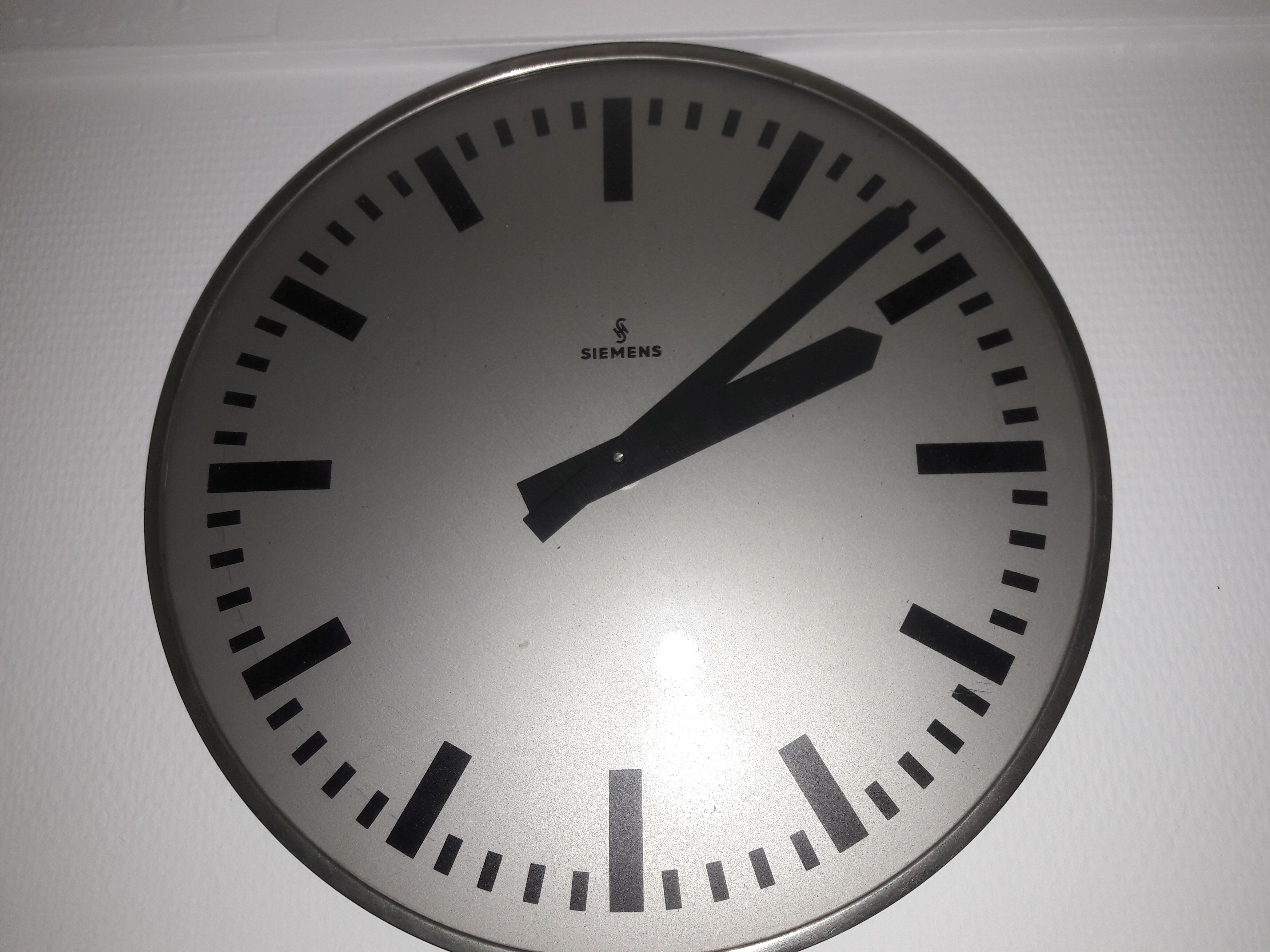 Siemens industrial clock