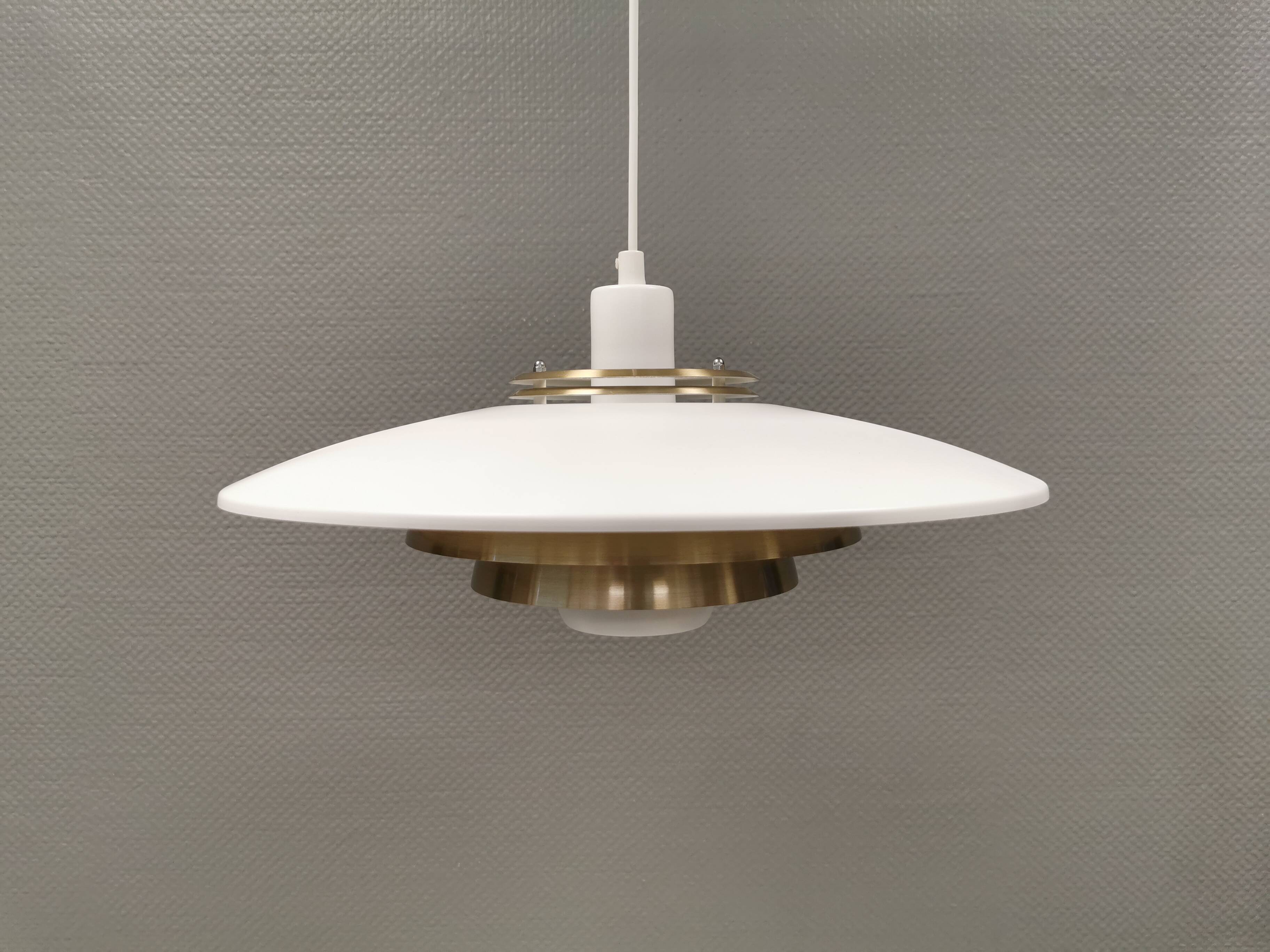 Danish designed hanging lamp, by JEKA (closed in the early 90s) model Dania