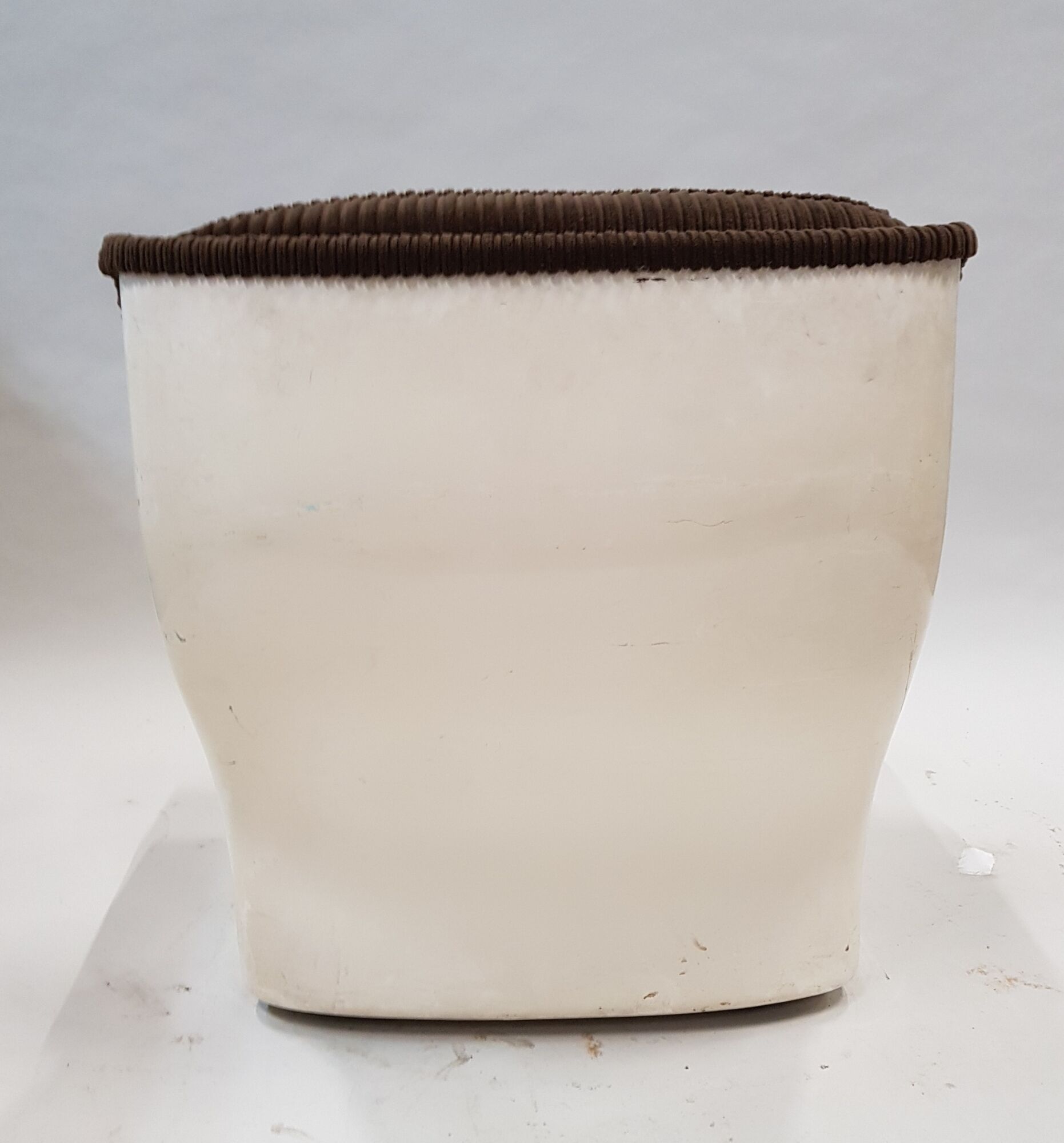 Airborne fiberglass and velvet chair, Cadestin
