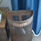 Old paper bin on rue Montrouge