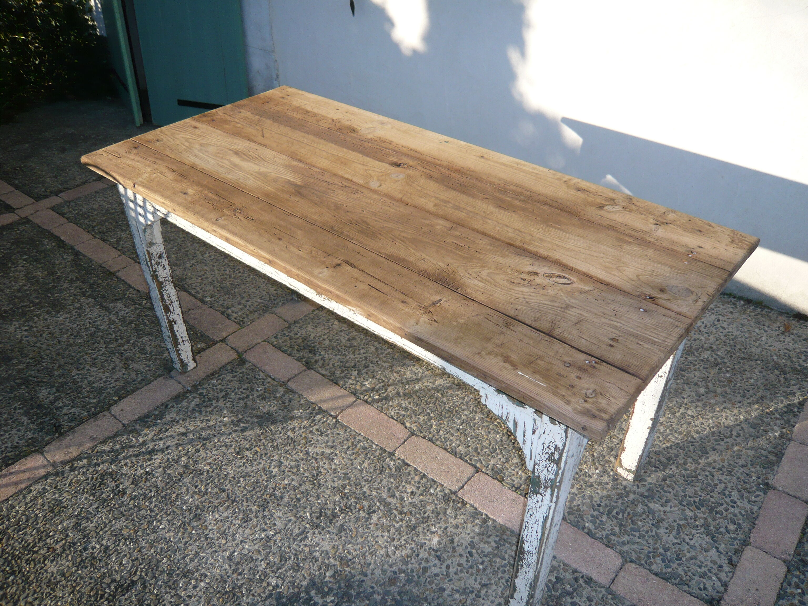 Farm table
