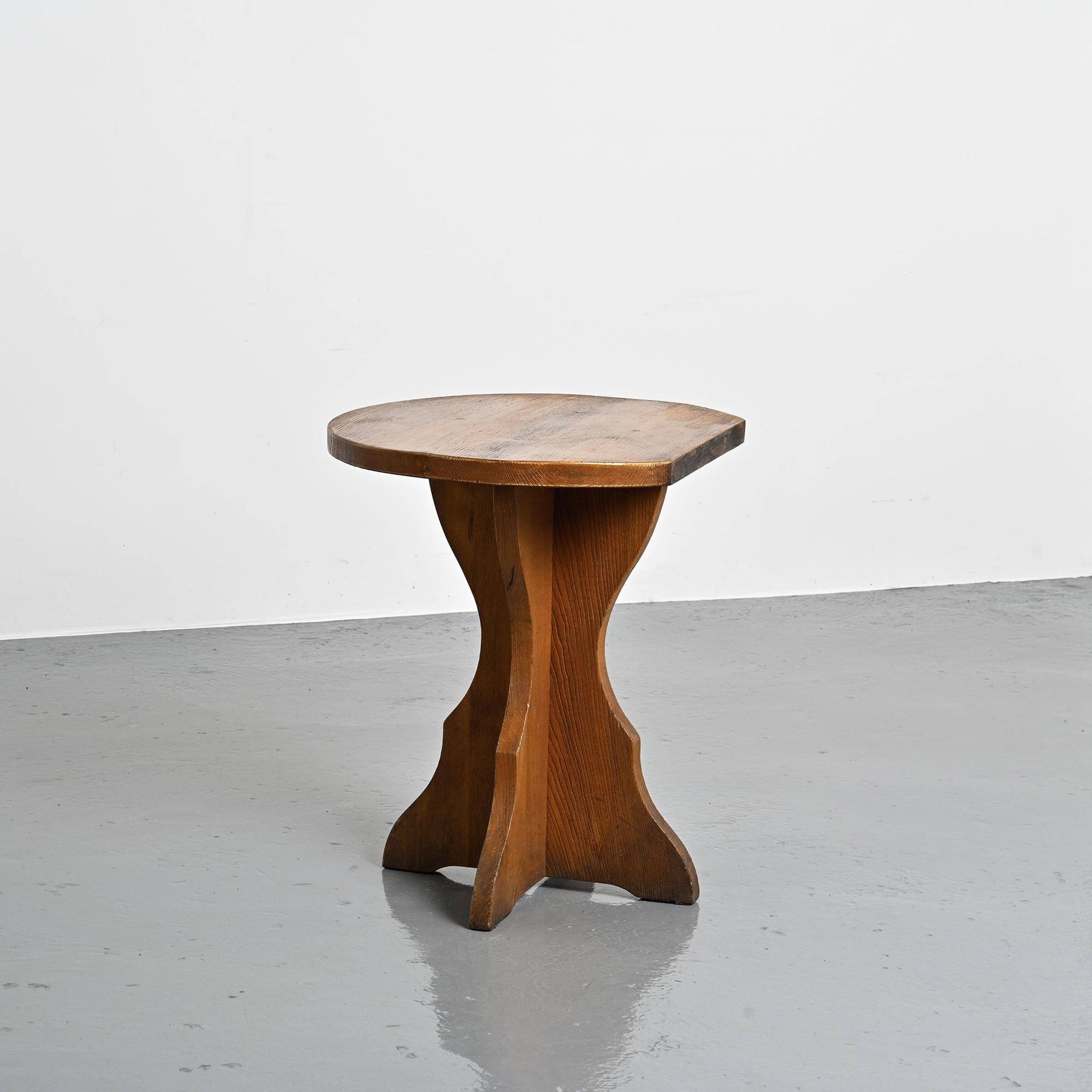 Table murale en bois massif, Alpes françaises, vers 1970